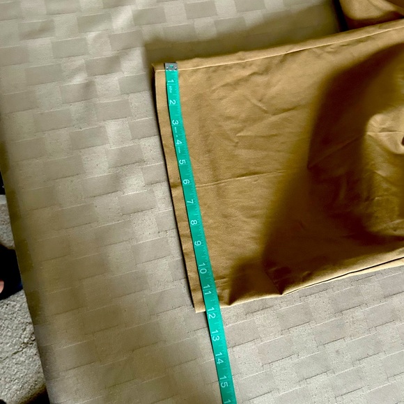 Good American Good 90’s Pleated High Rise Wide Leg Pant in Khaki - Picture 15 of 15